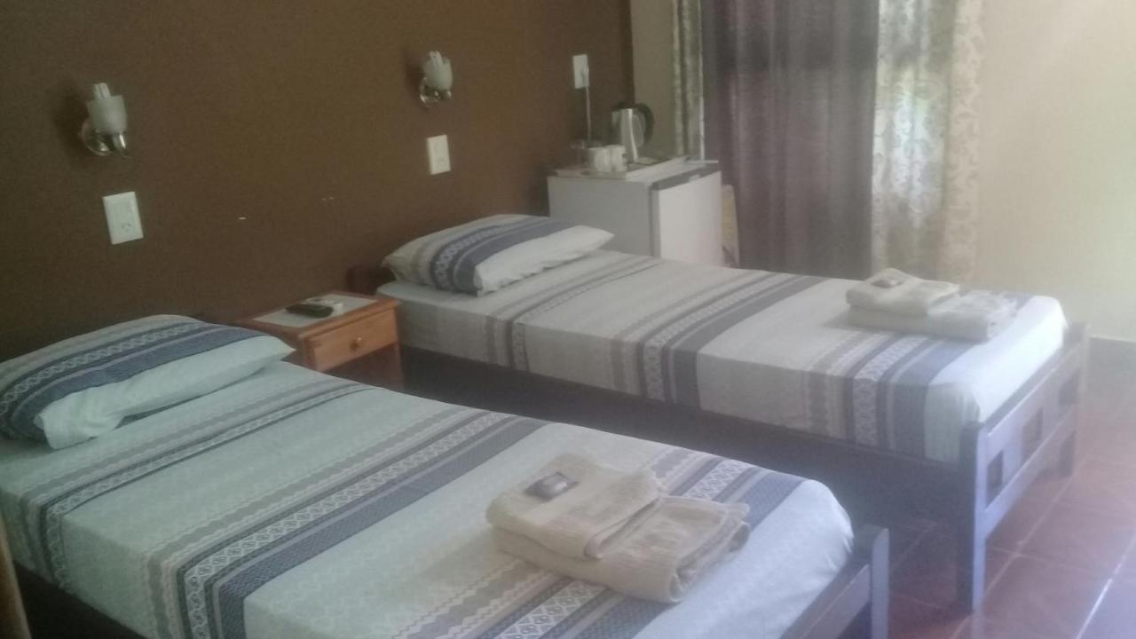 Hospedaje Los Vencejos Puerto Iguazú Extérieur photo